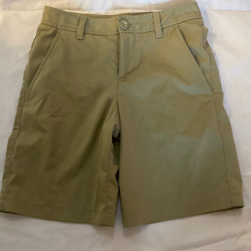 Under Armor golf shorts